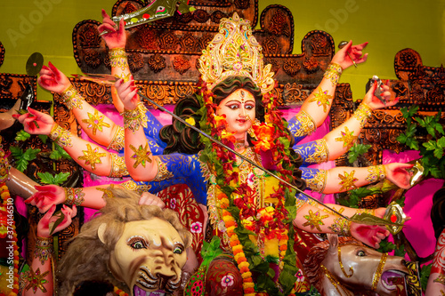 Foto Close up view of Maa Durga's Face during Durga Puja