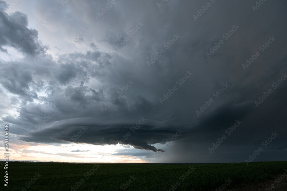 Fototapeta premium Summer thunderstorm in the prairies