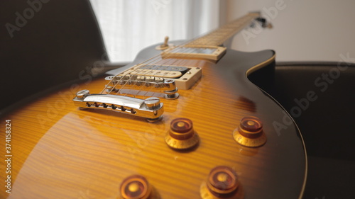 A close up to an electric guitar
