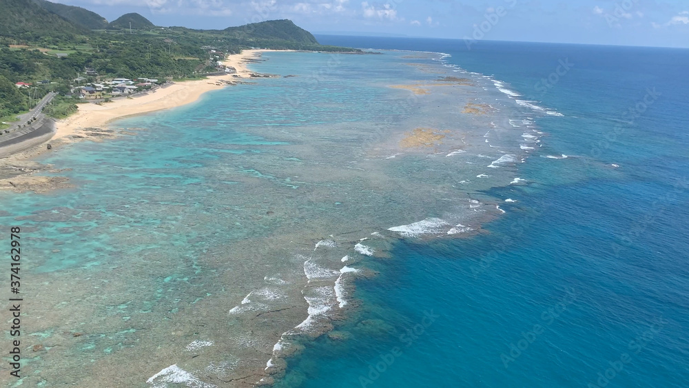 Obraz premium 奄美群島 奄美大島 手広海岸 神の子海岸 空撮