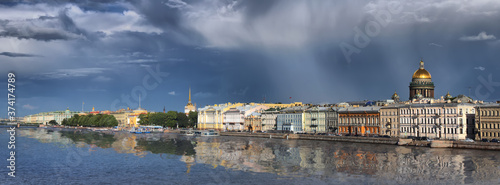 Дождь и солнце над Санкт-Петербургом