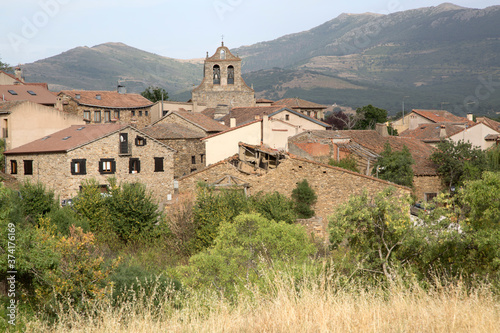 Obraz na płótnie Church and Village of Horcajuelo de la Sierra; Madrid w salonie