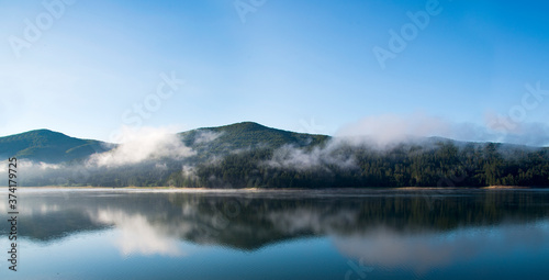 Lago Arvo. Lorica (Calabria)
Lago Arvo al mattino con i monti della Sila che si riflettono sulle acque photo