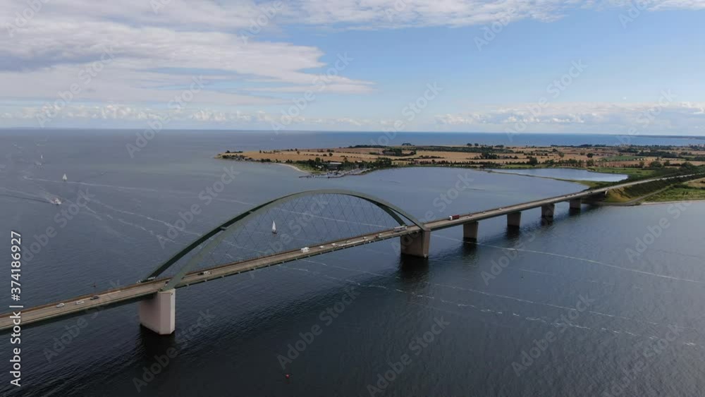 Brücke über den Fehmarnsund an der Ostsee Brücke über den Fehmarnsund an der Ostsee