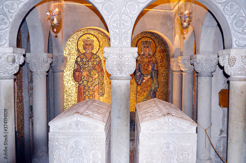 Mtskheta Samtavro Church Tombs photo