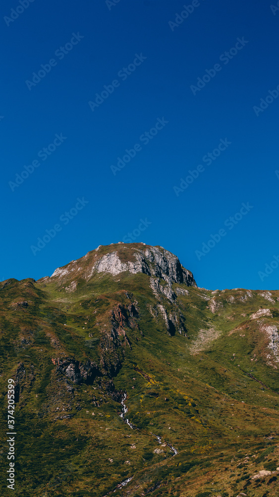 Obraz premium Montagna con cielo 24