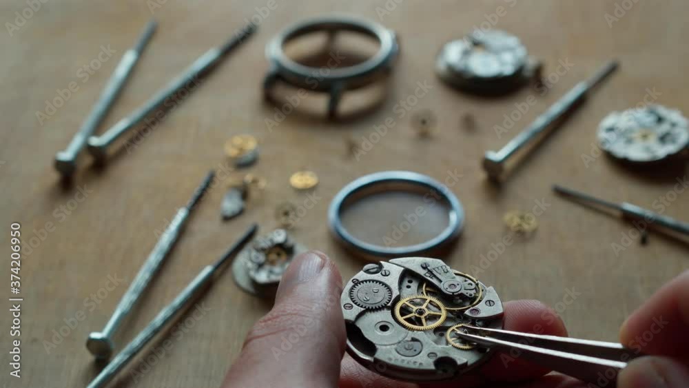 Mechanical watch repair, watchmaker's workshop Mechanical watch repair, watchmaker's workshop