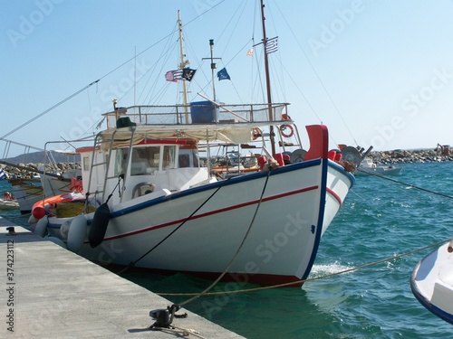 Grèce - Les Cyclades - Île de Paros - Port de pêche d'Aliki 