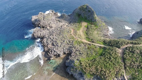 【４Ｋ・沖縄リゾート・ドローン空撮】真栄田岬　青の洞窟で有名なダイビングスポット