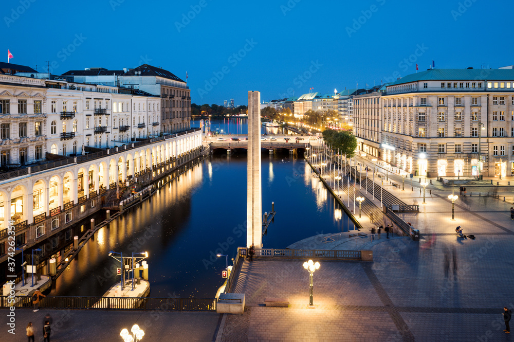 A night view at the Innenalster in central Hamburg.