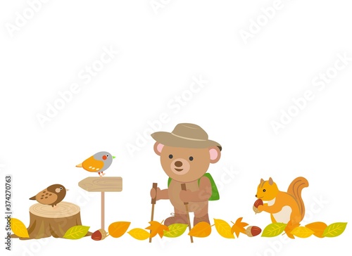 秋の森の動物　リスとクマと小鳥