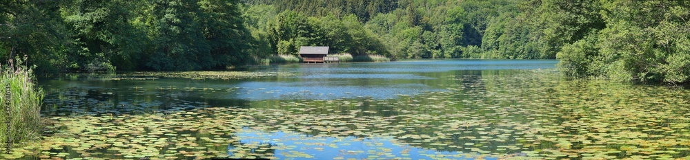 Am Bodensee-Königsse-Radweg: Höglwörth Am Bodensee-Königsse-Radweg: Höglwörth