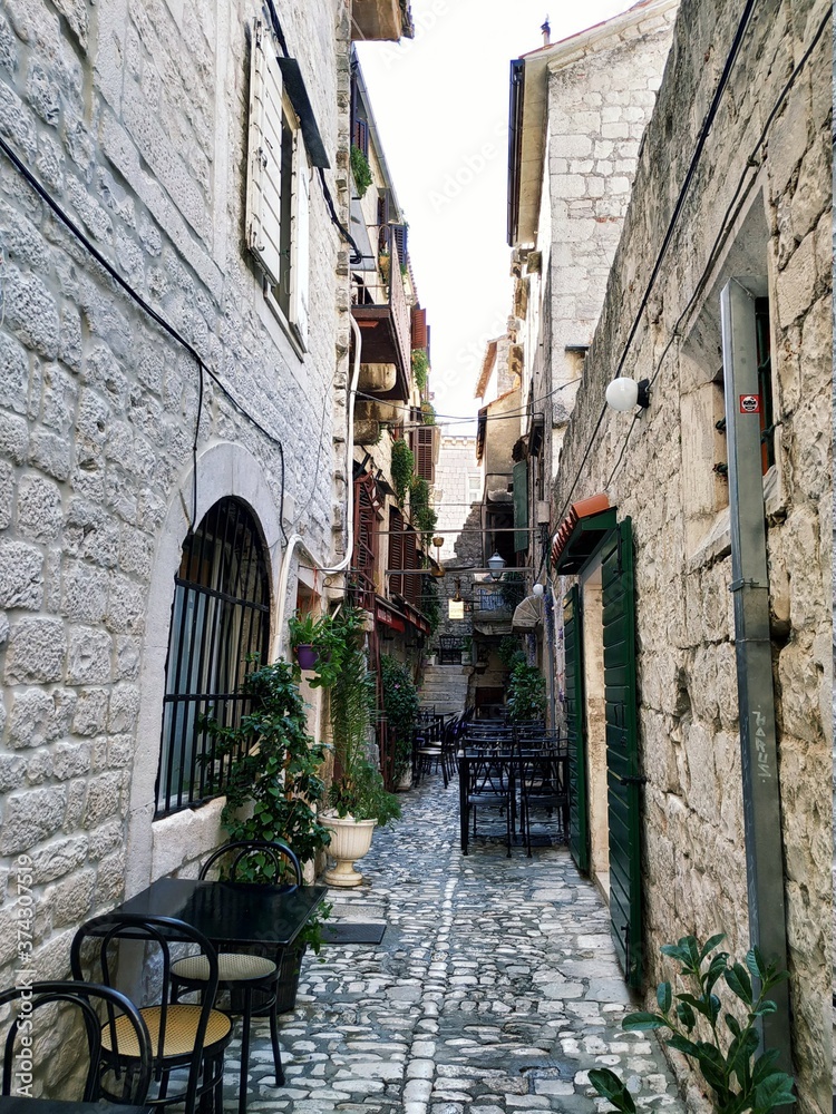 Petite ruelle dans la ville de Trogir - Croatie