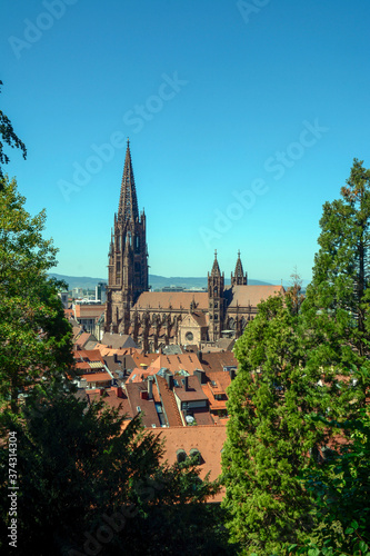 Freiburg, Altstadt: Blick auf das Münster vom Schlossberg..© Endrik Baublies
