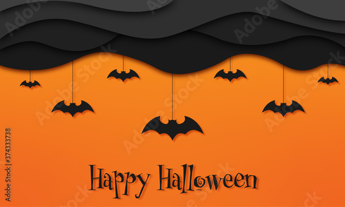 Happy Halloween - Hintergrund in Papierschnitt, Wolken und Fledermäuse hängen von der Decke. Orange/Schwarz Banner, Freisteller. Typografie