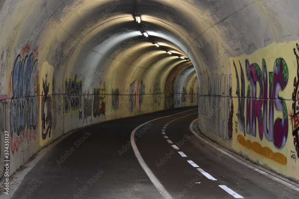 Túnel alumbrado Túnel alumbrado