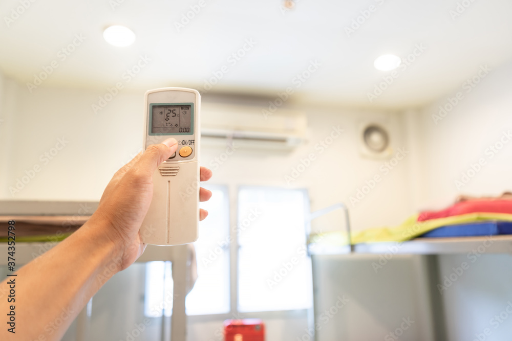 Air conditioner with energy saving concept Air conditioner with energy saving concept