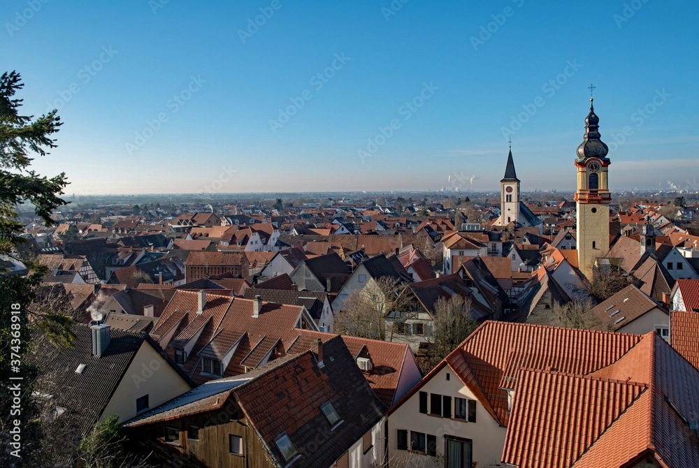 Blick über die Stadt Schriesheim in Baden-Württemberg, Deutschland 