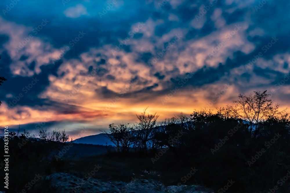 Obraz premium sunset in the mountains