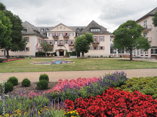 Obraz na płótnie Bad Bertrich - Kurort mit Charme für Kur und Erholung w salonie