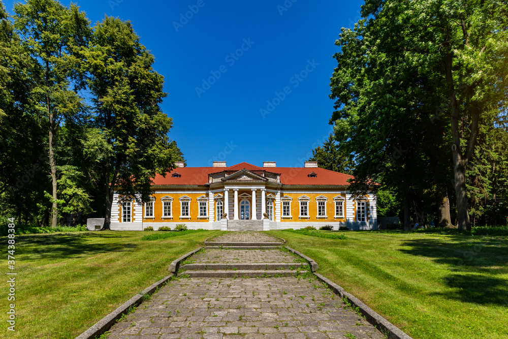 A beautiful and picturesque palace in Samchiky. Travel by Ukraine.. A beautiful and picturesque palace in Samchiky. Travel by Ukraine..