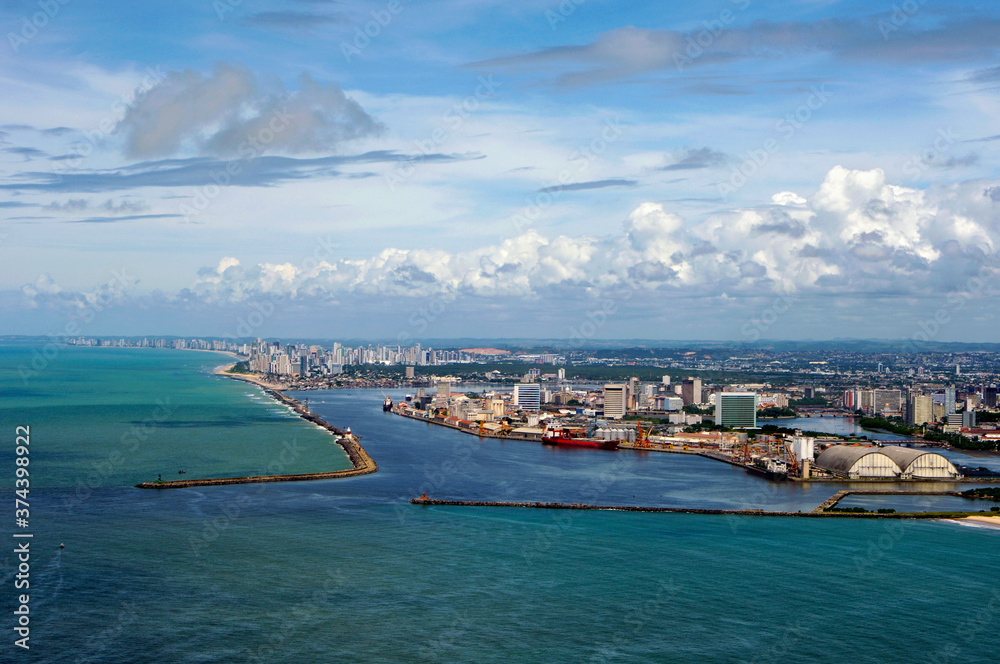 Porto de Recife - Boa Viagem ao fundo - vista aérea