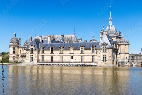 Chantilly city with its parks, stables and castle © arnaudmartinez