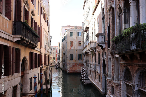 Venedig: Schmale Kanäle in der Altstadt, Rios © finecki