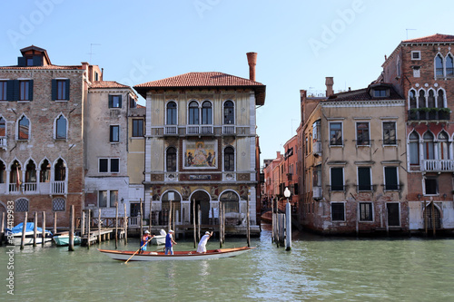 Venedig: Palazzo Salviati am Canale Grande photo