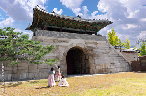 Canvas Print Gyeongbokgung Palace with Korean national dress Seoul,South Korea