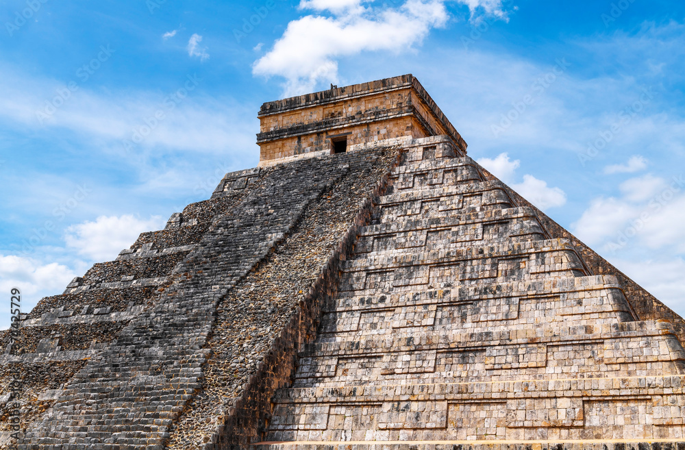 The maya temple pyramid of Kukulkan or El Castillo in Chichen Itza, Yucatan, Mexico.