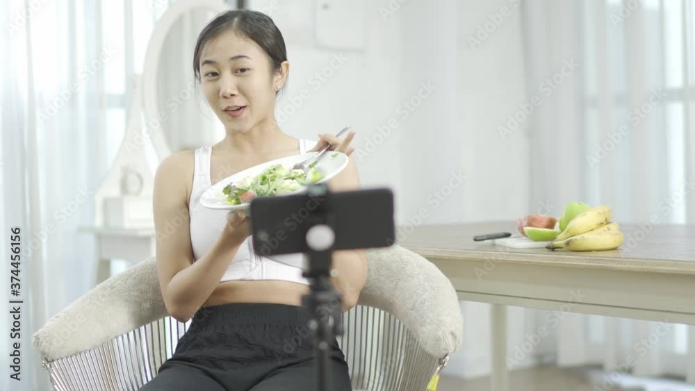 Healthy women in Asian beauty are live streaming. Teach content about eating healthy fruit. Inside your house Healthy weight loss ideas Healthy women in Asian beauty are live streaming. Teach content about eating healthy fruit. Inside your house Healthy weight loss ideas