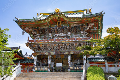 耕三寺 孝養門 -日本各地の古建築を模して建てられた堂塔が建ち並ぶ-