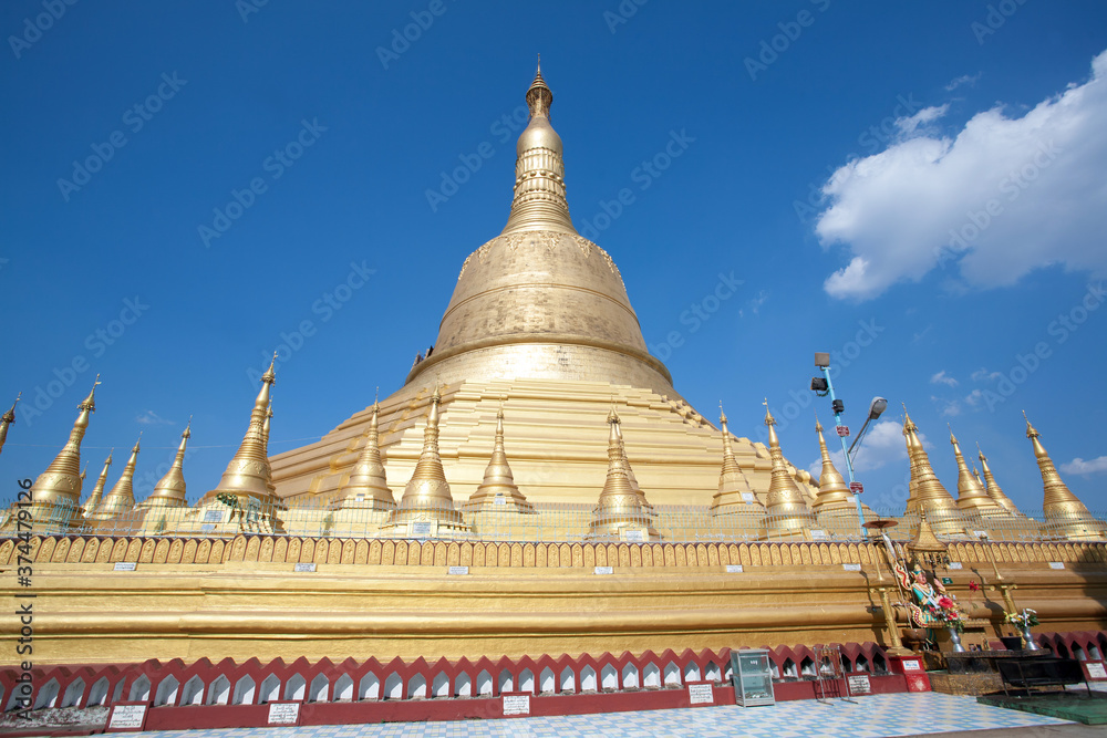 Fototapeta premium Shwemawdaw Pagoda, Bago, Myanmar