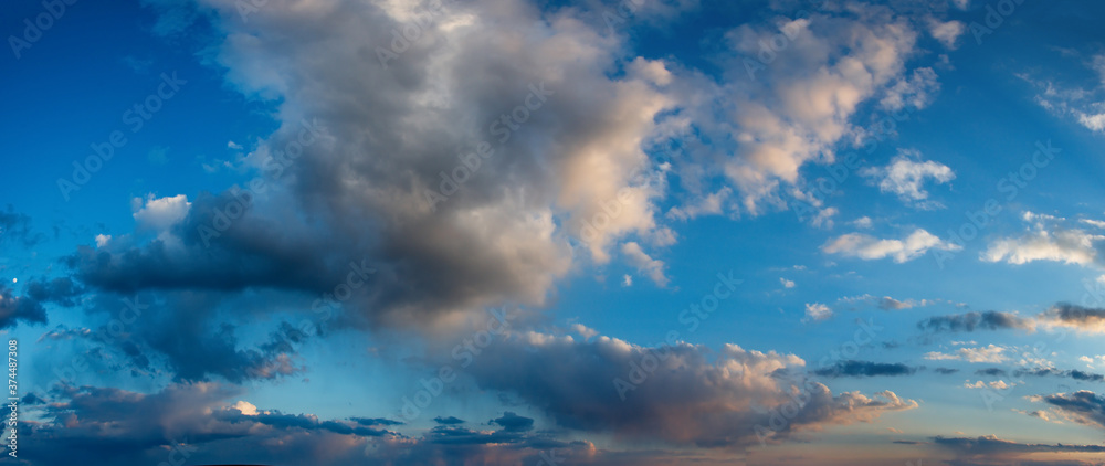 Obraz premium Russia. South Of Western Siberia. Evening sky over the endless fields of Altai.