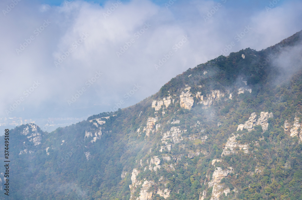 Obraz premium Beautiful Mountain Lu geopark landscapes in late autumn, Jiujiang, Jiangxi, China