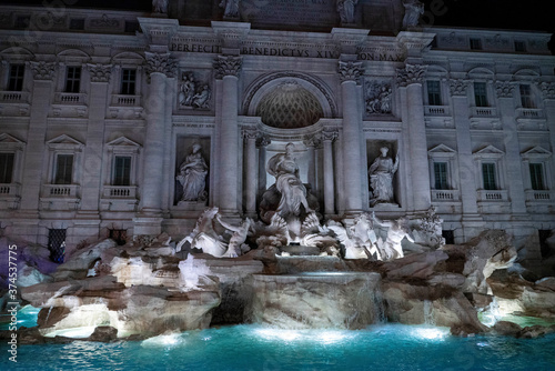 trevi fountain at night