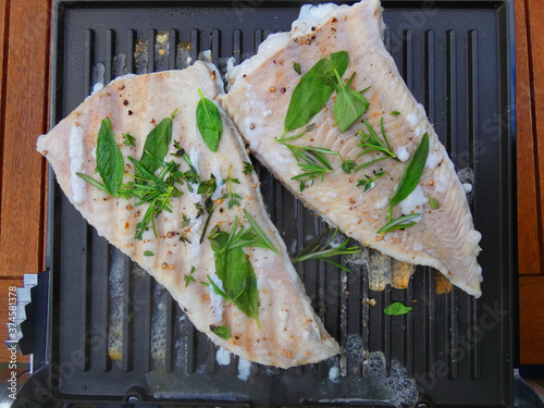 Konstfotografi wolffish fillets