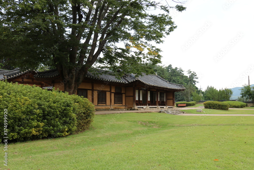 Fototapeta premium gazebo in the park