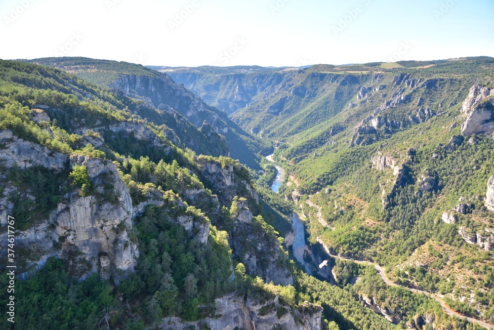 Les Gorges du Tarn depuis le panorama du Roc des Hourtous
