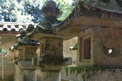 日本の古い石灯籠