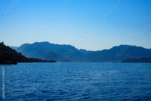  blue mountains skyline with sea