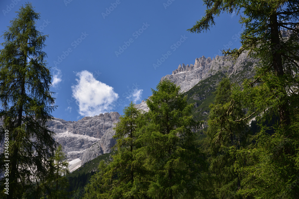 Obraz premium First peaks