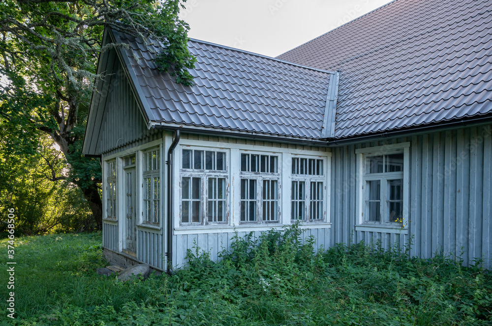 wooden manor in estonia