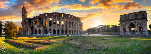 Canvas Print Panorama of the Colosseum and Arch of Constantine the Great at sunrise, Rome
