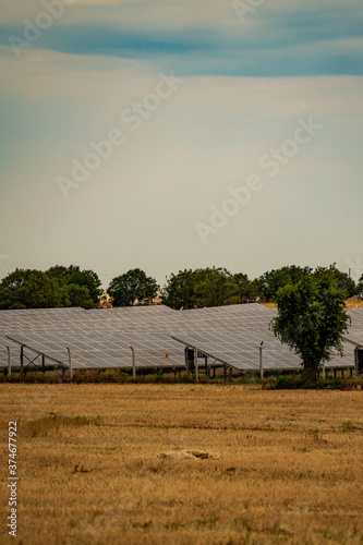 Solar photovoltaic panels and solar photovoltaic power generation systems © ErdalIslak