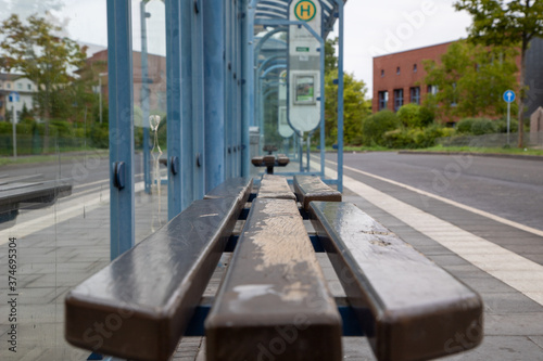Bilde på lerret seats of a bus station, no people