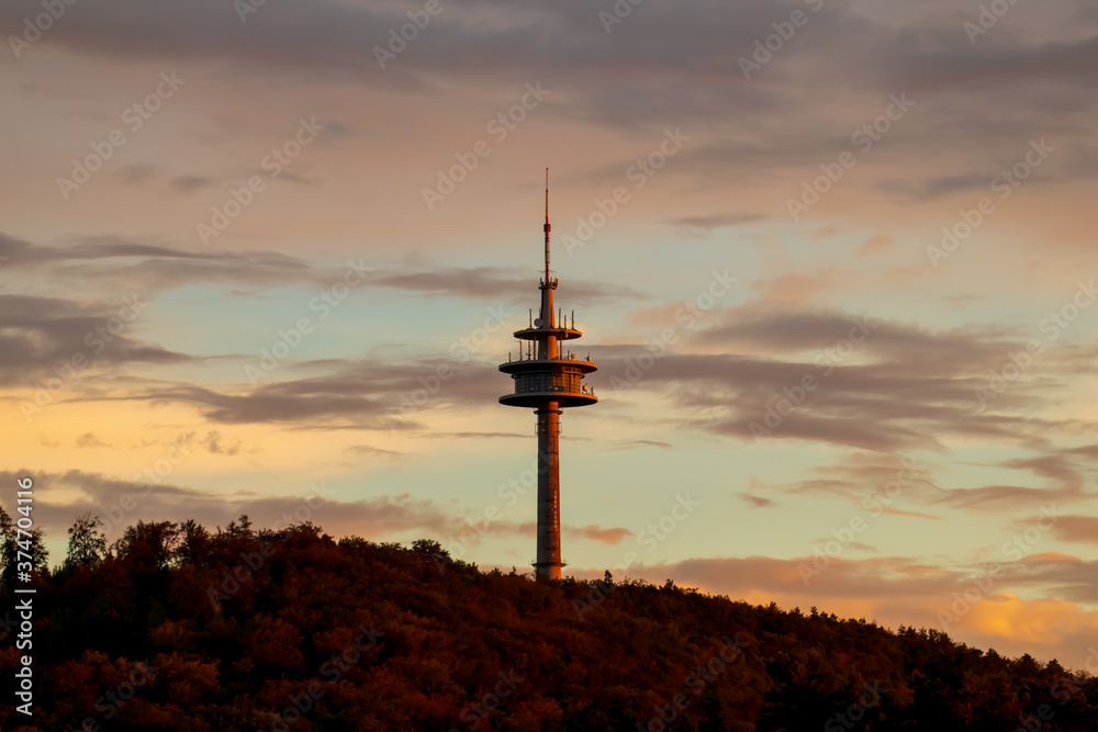 Obraz premium Fernsehmeldeturm Kaiserslautern