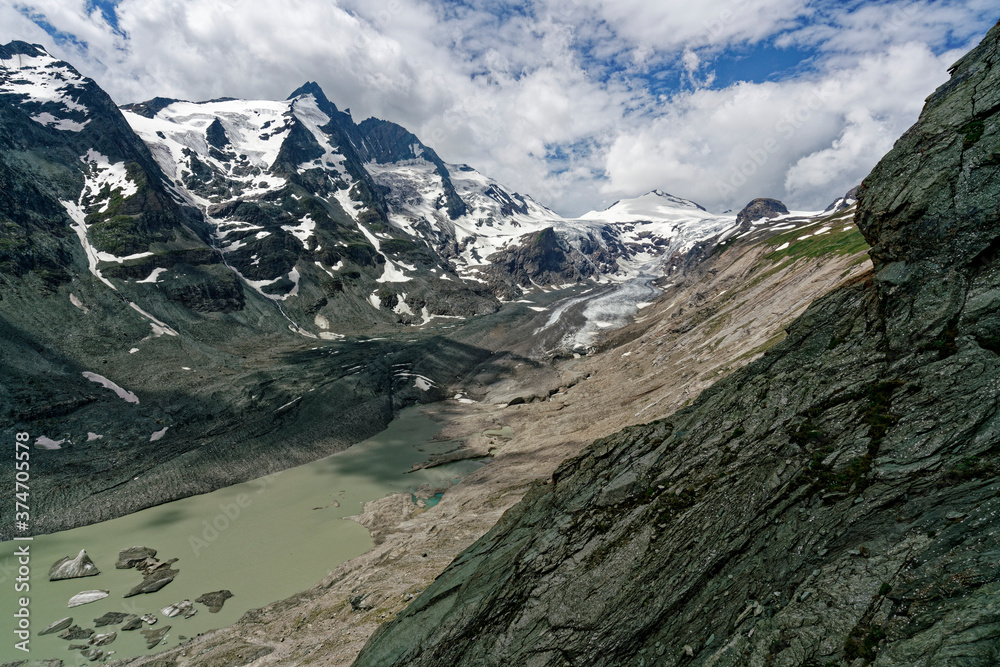 Obraz premium Hochgebirgslandschaft am Großglockner mit den Bergen der Glocknergruppe und der Pasterze, Nationalpark Hohe Tauern, Osttirol und Kärnten, Österreich
