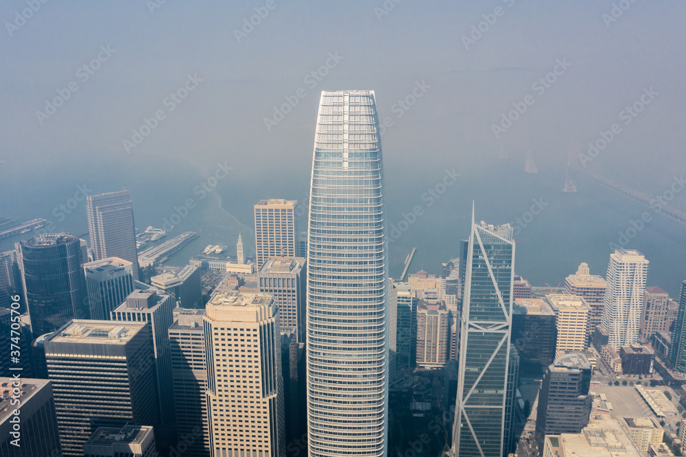Fototapeta premium San Francisco Skyscraper from Above